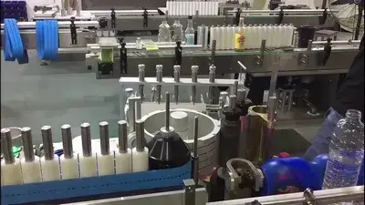 ماكينة لصق الليبل على العبوات