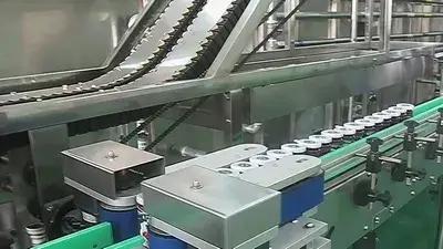 ماكينة تركيب شريط شرنك أمان على أعناق العبوات